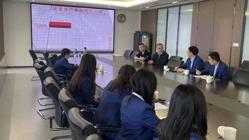小标题：中小企业面临的管理挑战